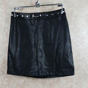 FOREVER 21 Faux Leather Skirt Size US 25 (Small)